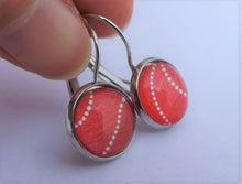 Load image into Gallery viewer, Red &amp; White Pattern - Dome Earrings
