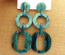 Load image into Gallery viewer, Sparkly Teal Acrylic Chunky Linked Loop Earrings
