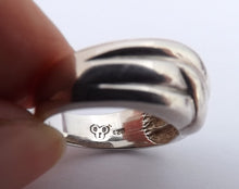 Load image into Gallery viewer, Sterling Silver Ring (size 8)
