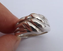 Load image into Gallery viewer, Sterling Silver Ring (size 8)
