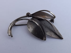 Sterling Silver Vintage Leaf Brooch