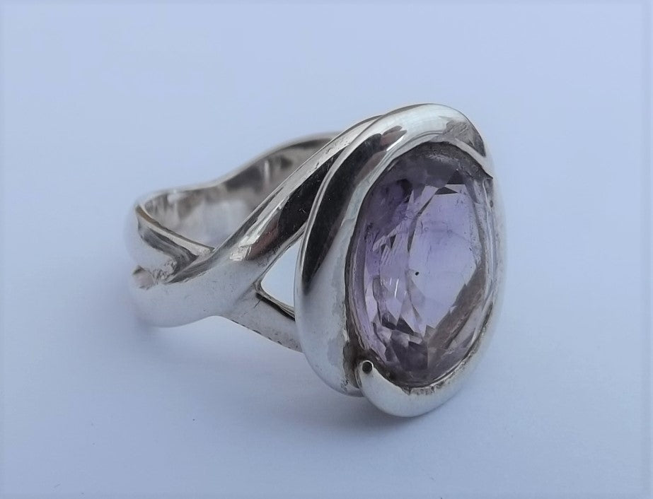 Sterling Silver & Light Purple Ring (size 8)