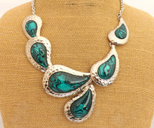 Load image into Gallery viewer, Teal &amp; Silver Toned Chunky Collar Necklace
