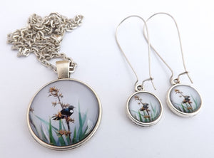 Tui & Fax Flowers Dome Pendant & Earrings Set