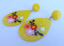 Load image into Gallery viewer, Vintage 60s Style Flowers on Yellow Acrylic Earrings

