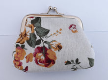 Load image into Gallery viewer, Floral Vintage Style Coin Purse
