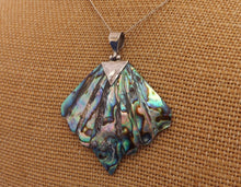 Load image into Gallery viewer, Vintage Paua &amp; Sterling Silver Pendant Necklace
