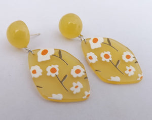 White Daisy on Yellow Acrylic Earrings