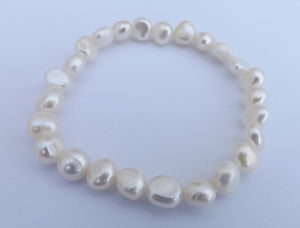 White Freshwater Pearl Necklace & Bracelet Set