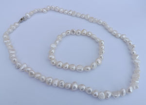 White Freshwater Pearl Necklace & Bracelet Set