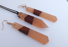 Load image into Gallery viewer, Wood &amp; Peach Resin Pendant Necklace &amp; Earrings Set
