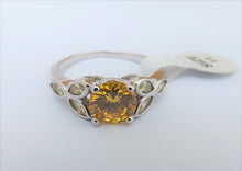 Load image into Gallery viewer, Yellow &amp; Silver Tone Costume Ring (size 11)
